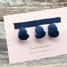 Load image into Gallery viewer, This is our plain navy onion trim on matching braid Sample card
