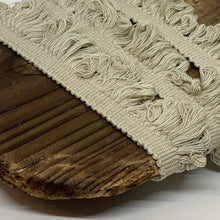 Charger l&#39;image dans la galerie, plain stone fan edge trim on matching braid
